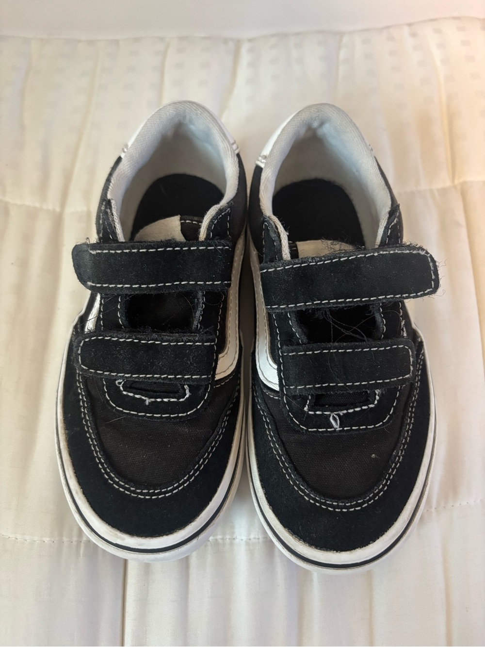 Little Kids Old Skool Vans Velcro Canvas Shoe (Size 12)
